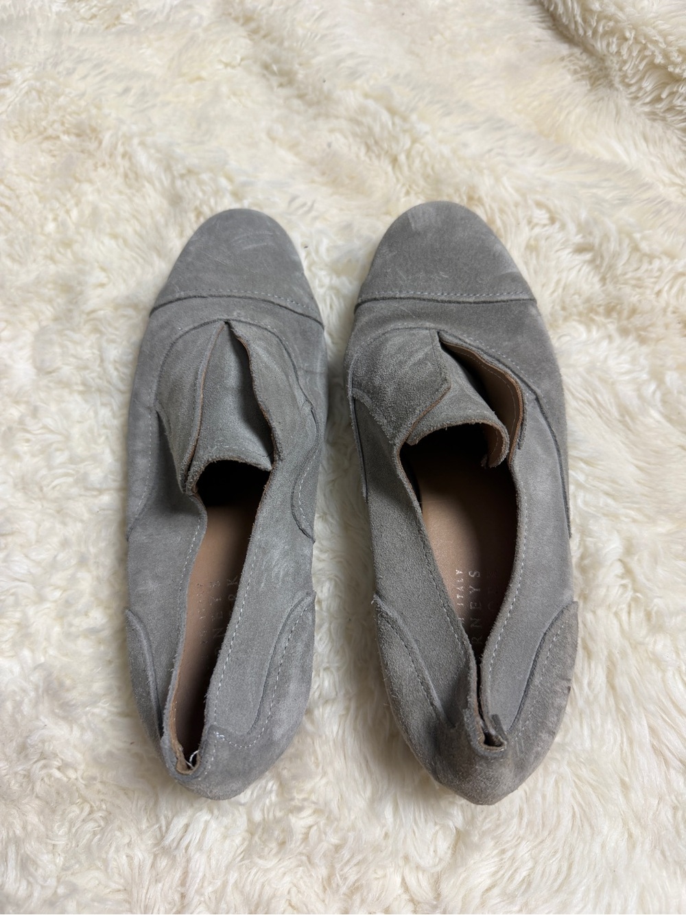 Barneys New York "Made in Italy" split-vamp loafers slip on size 35
